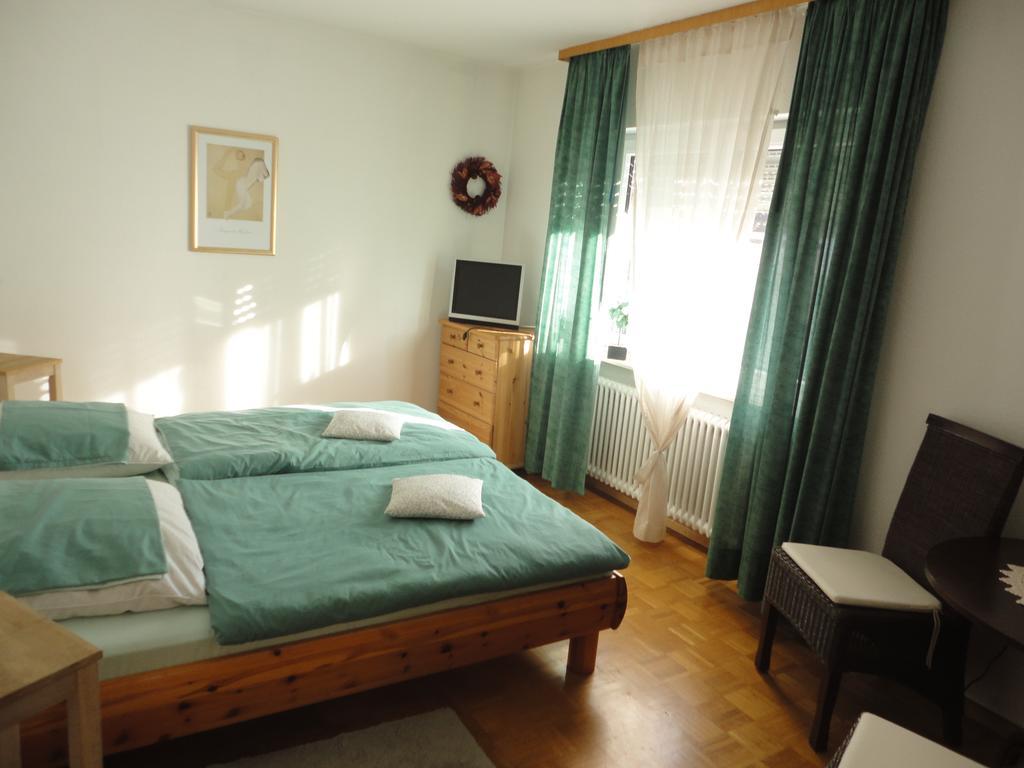 Ferienwohnung Toska Pfaffenweiler Room photo